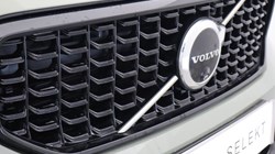 2023 (73) VOLVO XC40 2.0 B3P Plus Dark 5dr Auto 5229055