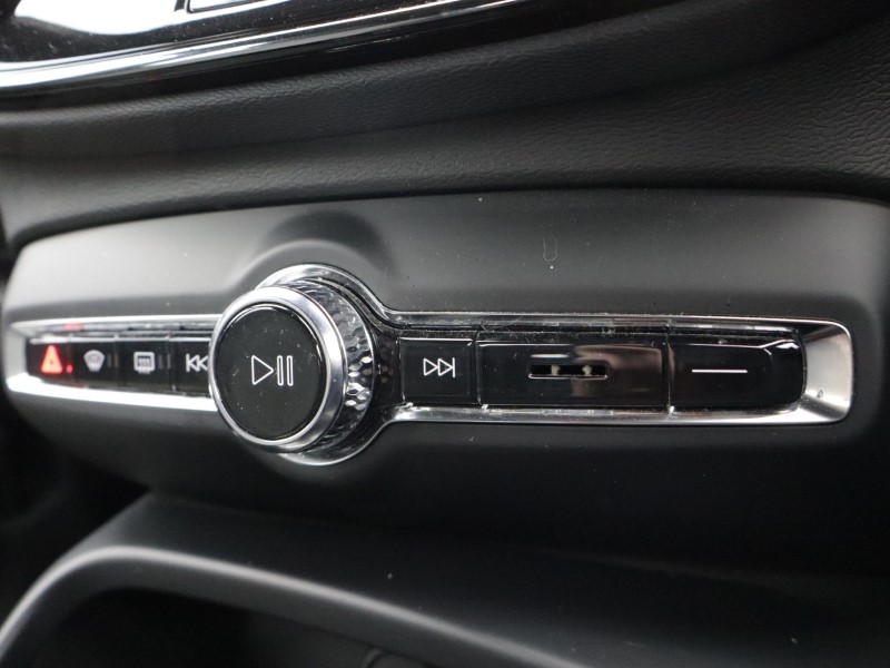 2023 (73) VOLVO XC40 2.0 B3P Plus Dark 5dr Auto 5229097