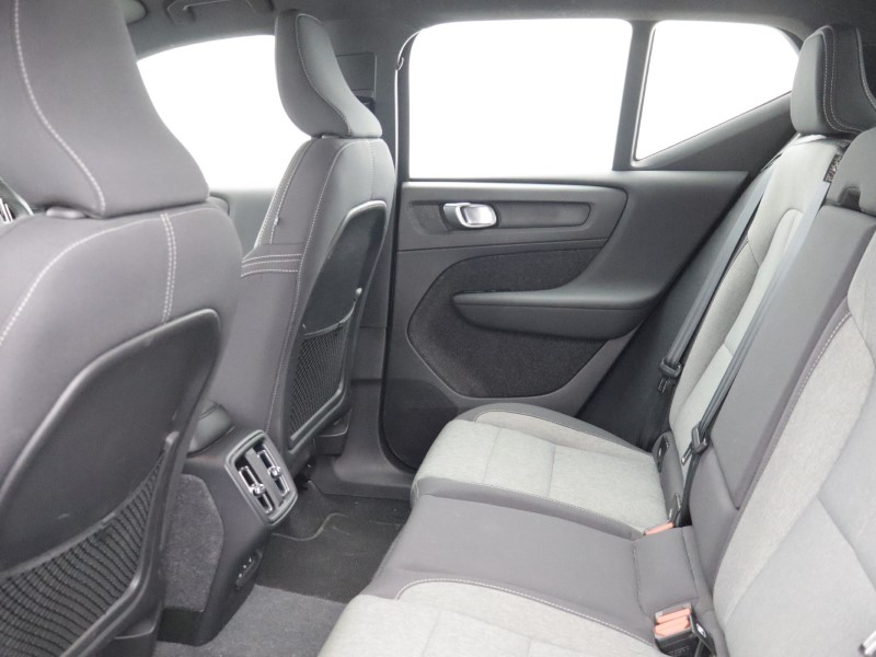 2023 (73) VOLVO XC40 2.0 B3P Plus Dark 5dr Auto 5229069