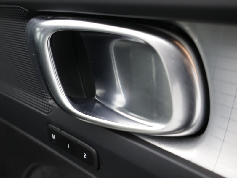 2023 (73) VOLVO XC40 2.0 B3P Plus Dark 5dr Auto 5229072