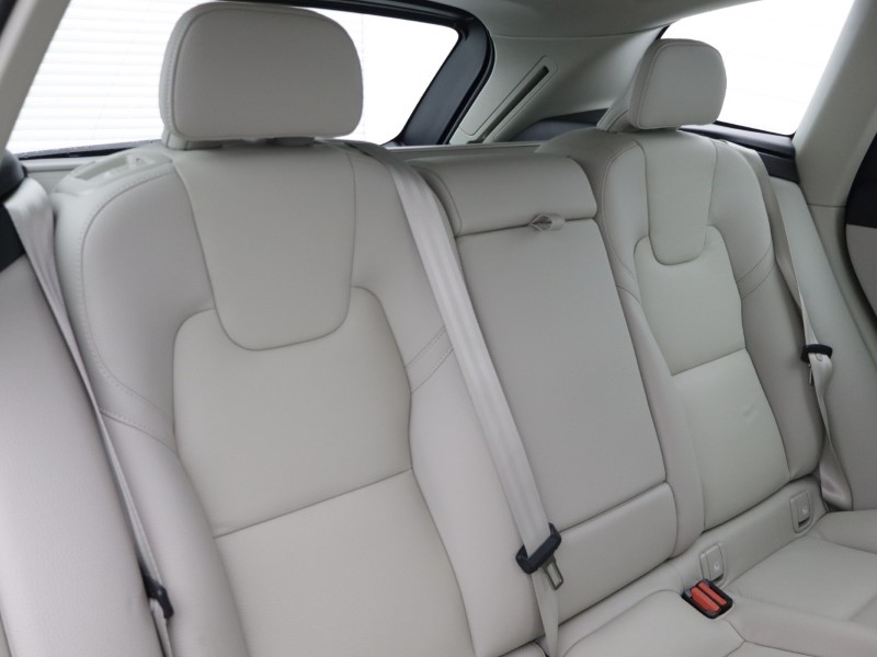 2024 (24) VOLVO XC60 2.0 B5P Plus Dark 5dr AWD Geartronic 5270792