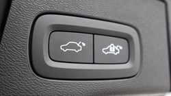 2024 (24) VOLVO XC60 2.0 B5P Plus Dark 5dr AWD Geartronic 5270770