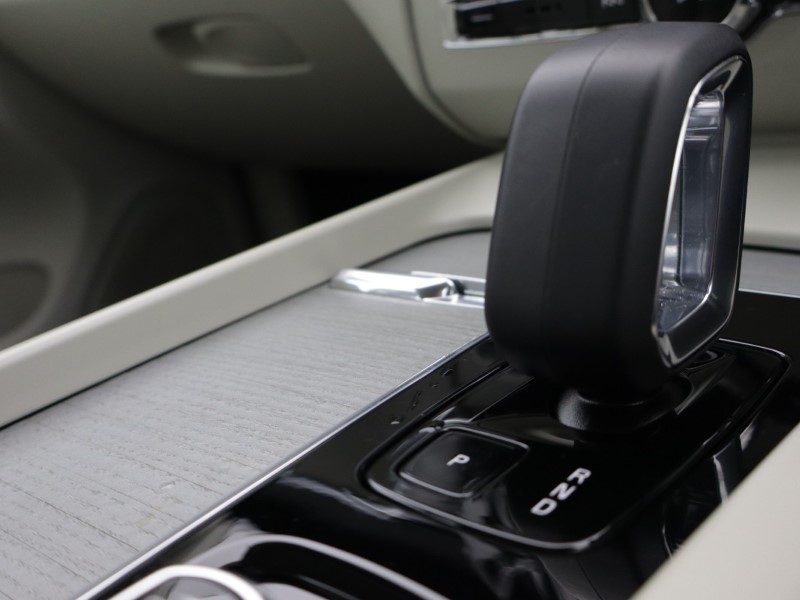 2024 (24) VOLVO XC60 2.0 B5P Plus Dark 5dr AWD Geartronic 5270809