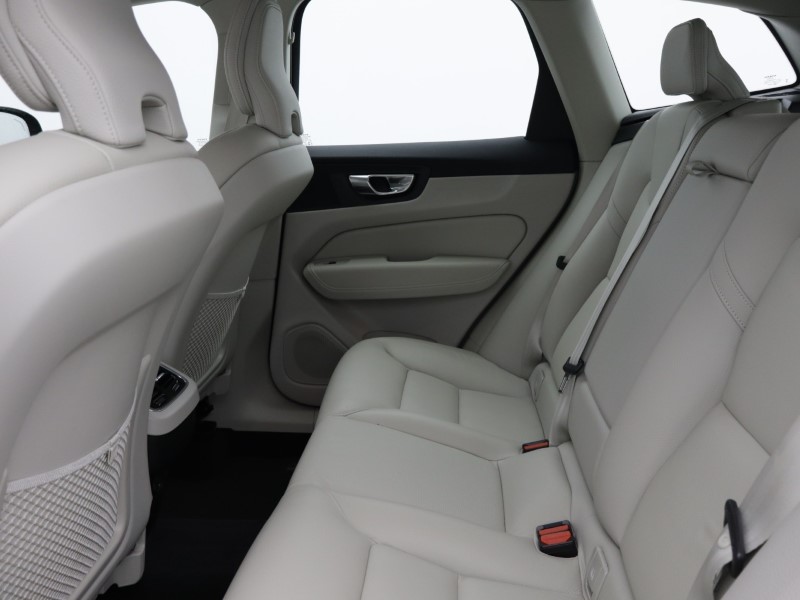 2024 (24) VOLVO XC60 2.0 B5P Plus Dark 5dr AWD Geartronic 5270776