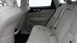 2024 (24) VOLVO XC60 2.0 B5P Plus Dark 5dr AWD Geartronic 5270776