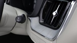 2024 (24) VOLVO XC60 2.0 B5P Plus Dark 5dr AWD Geartronic 5270781