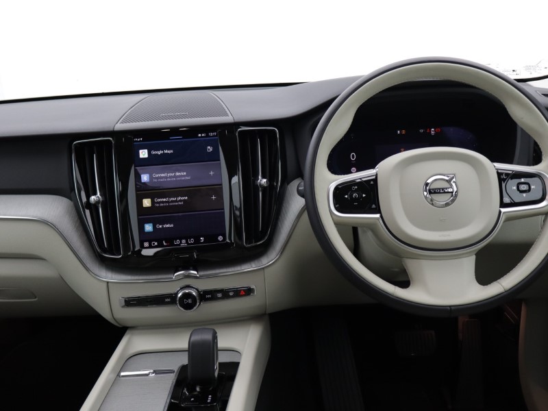 2024 (24) VOLVO XC60 2.0 B5P Plus Dark 5dr AWD Geartronic 5270796