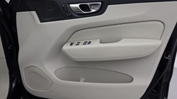 2024 (24) VOLVO XC60 2.0 B5P Plus Dark 5dr AWD Geartronic 5270777