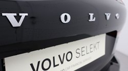 2024 (24) VOLVO XC60 2.0 B5P Plus Dark 5dr AWD Geartronic 5270767