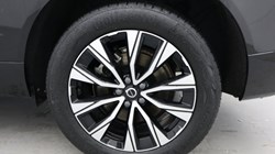 2024 (24) VOLVO XC60 2.0 B5P Plus Dark 5dr AWD Geartronic 5270773