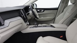 2024 (24) VOLVO XC60 2.0 B5P Plus Dark 5dr AWD Geartronic 5270775
