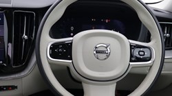 2024 (24) VOLVO XC60 2.0 B5P Plus Dark 5dr AWD Geartronic 5270798