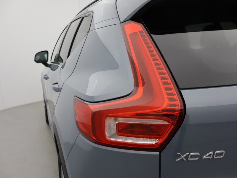 2023 (23) VOLVO XC40 2.0 B4P Ultimate Dark 5dr Auto 5254611