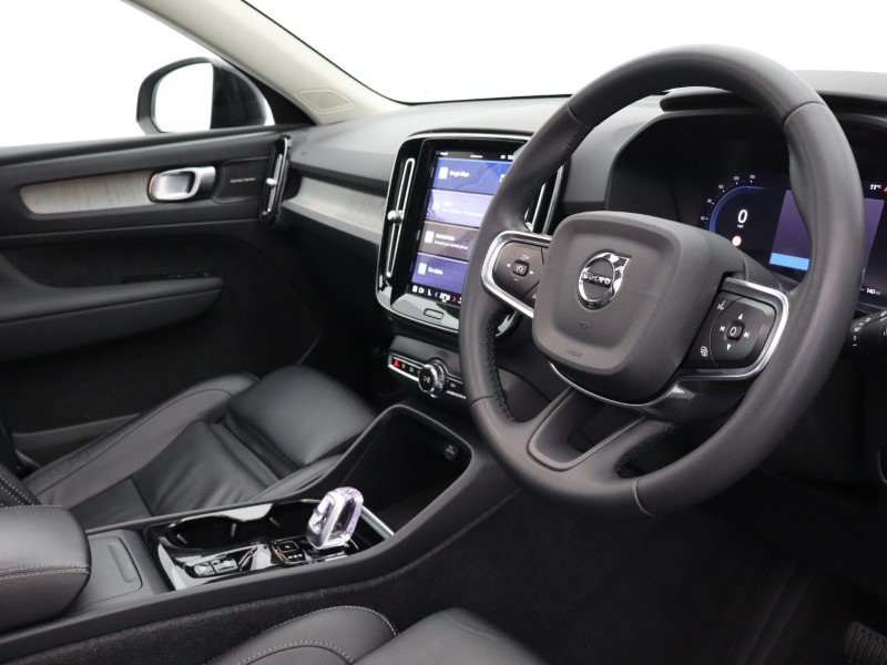 2023 (23) VOLVO XC40 2.0 B4P Ultimate Dark 5dr Auto 5254631