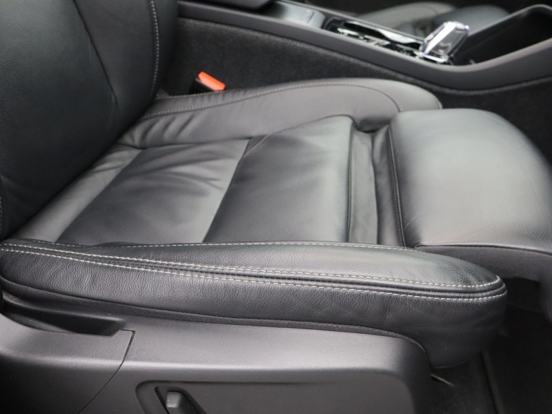 2023 (23) VOLVO XC40 2.0 B4P Ultimate Dark 5dr Auto 5254630