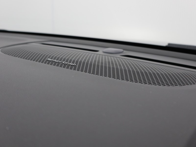 2023 (23) VOLVO XC40 2.0 B4P Ultimate Dark 5dr Auto 5254657