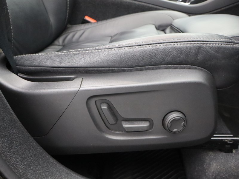 2023 (23) VOLVO XC40 2.0 B4P Ultimate Dark 5dr Auto 5254629