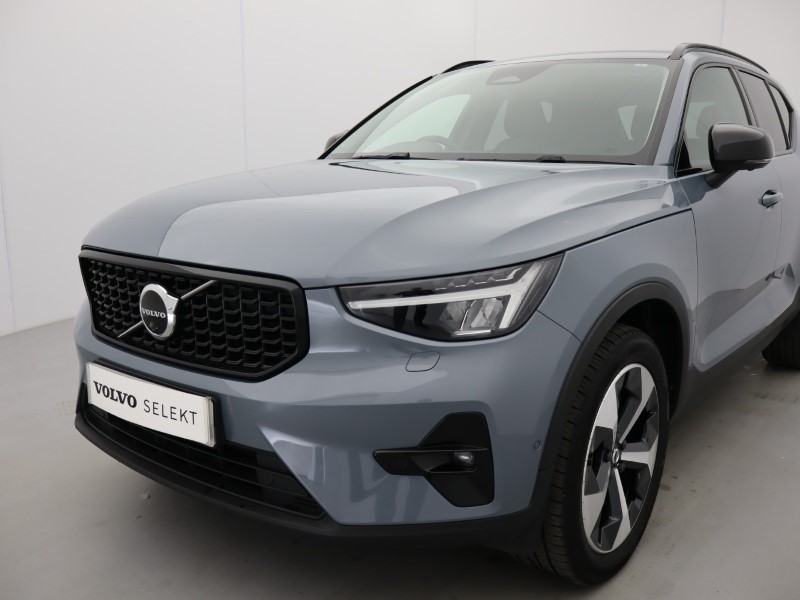 2023 (23) VOLVO XC40 2.0 B4P Ultimate Dark 5dr Auto 5254607