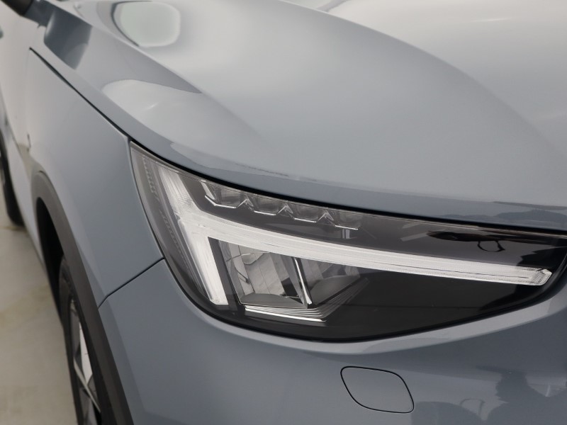 2023 (23) VOLVO XC40 2.0 B4P Ultimate Dark 5dr Auto 5254605