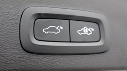 2023 (23) VOLVO XC40 2.0 B4P Ultimate Dark 5dr Auto 5254615