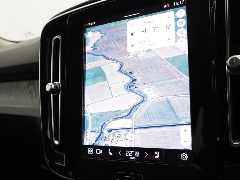 2023 (23) VOLVO XC40 2.0 B4P Ultimate Dark 5dr Auto 5254648