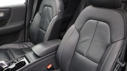 2023 (23) VOLVO XC40 2.0 B4P Ultimate Dark 5dr Auto 5254633