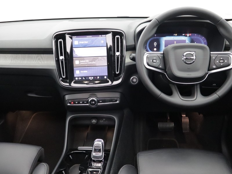 2023 (23) VOLVO XC40 2.0 B4P Ultimate Dark 5dr Auto 5254641