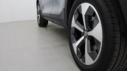 2023 (23) VOLVO XC40 2.0 B4P Ultimate Dark 5dr Auto 5254618
