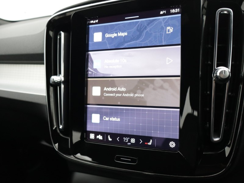 2023 (73) VOLVO XC40 2.0 B3P Core 5dr Auto 5273739