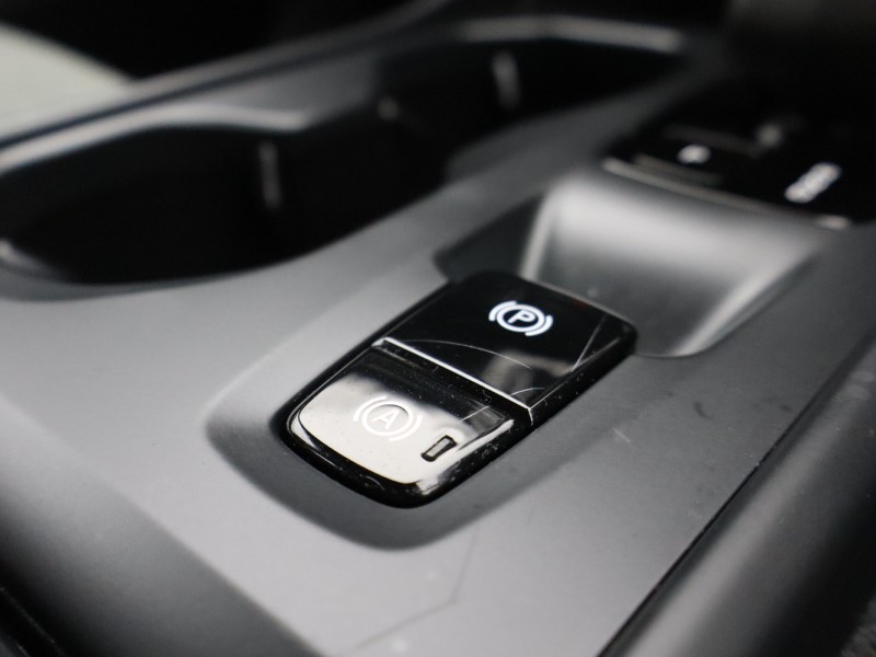 2023 (73) VOLVO XC40 2.0 B3P Core 5dr Auto 5273747