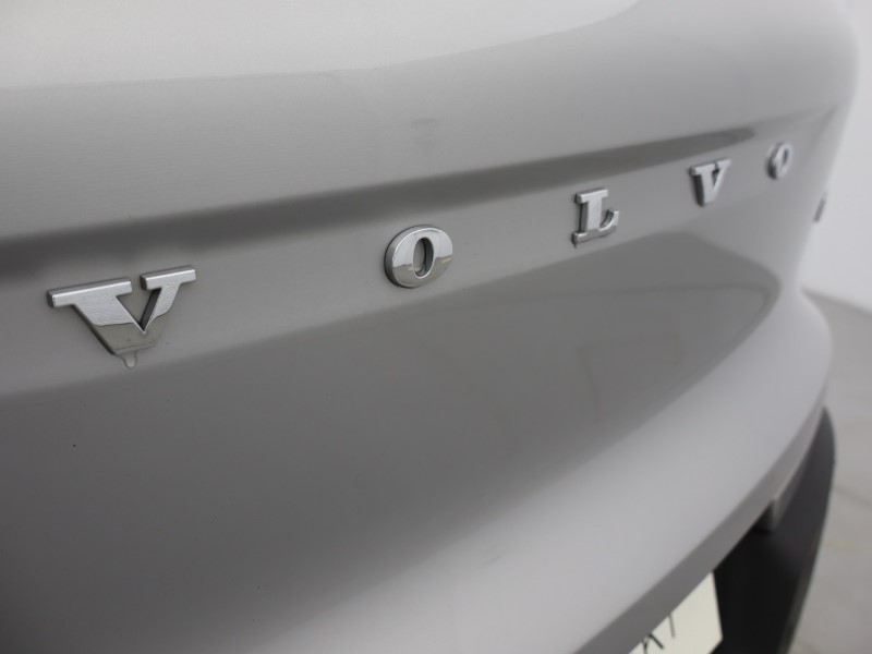 2023 (73) VOLVO XC40 2.0 B3P Core 5dr Auto 5273709