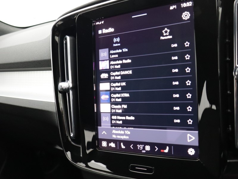 2023 (73) VOLVO XC40 2.0 B3P Core 5dr Auto 5273741