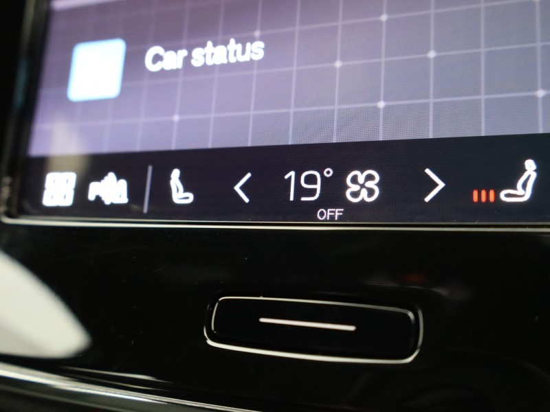 2023 (73) VOLVO XC40 2.0 B3P Core 5dr Auto 5273744