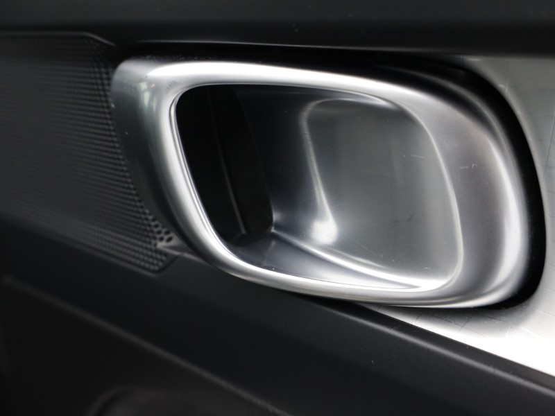 2023 (73) VOLVO XC40 2.0 B3P Core 5dr Auto 5273721