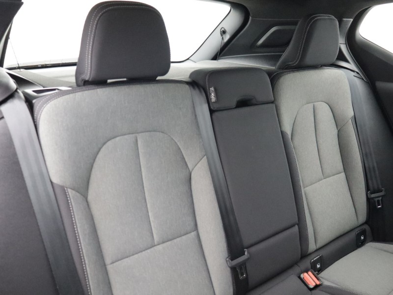 2023 (73) VOLVO XC40 2.0 B3P Core 5dr Auto 5273733