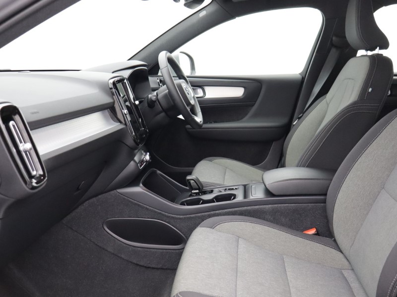 2023 (73) VOLVO XC40 2.0 B3P Core 5dr Auto 5273717