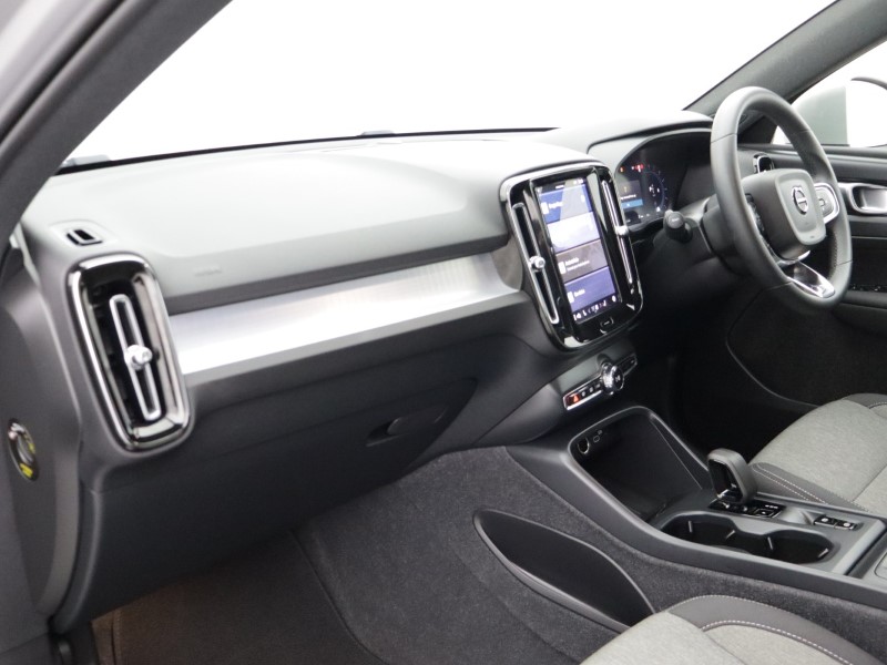 2023 (73) VOLVO XC40 2.0 B3P Core 5dr Auto 5273728