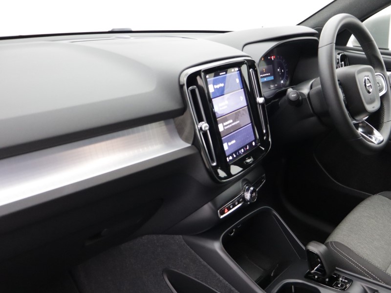 2023 (73) VOLVO XC40 2.0 B3P Core 5dr Auto 5273729