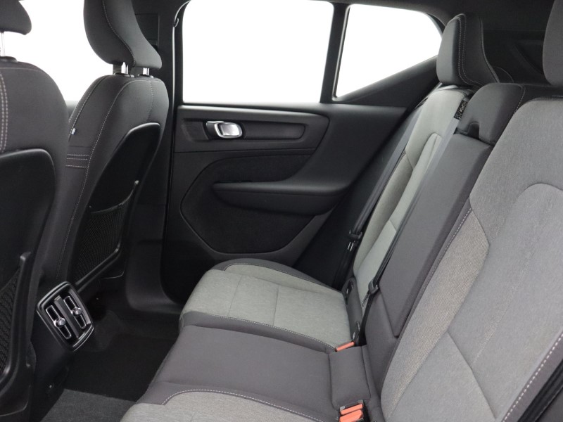 2023 (73) VOLVO XC40 2.0 B3P Core 5dr Auto 5273718