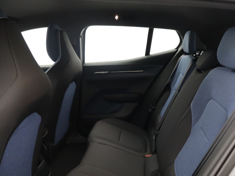 2025 (75) VOLVO EX30 200kW SM Extended Range Plus 69kWh 5dr Auto 5275221