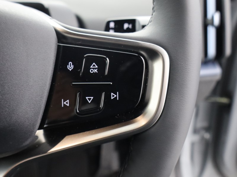 2025 (75) VOLVO EX30 200kW SM Extended Range Plus 69kWh 5dr Auto 5275242