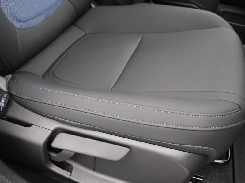 2025 (75) VOLVO EX30 200kW SM Extended Range Plus 69kWh 5dr Auto 5275229