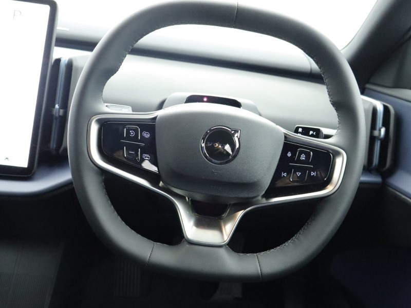 2025 (75) VOLVO EX30 200kW SM Extended Range Plus 69kWh 5dr Auto 5275240