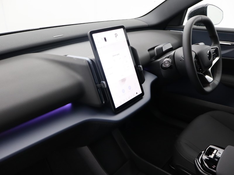 2025 (75) VOLVO EX30 200kW SM Extended Range Plus 69kWh 5dr Auto 5275233