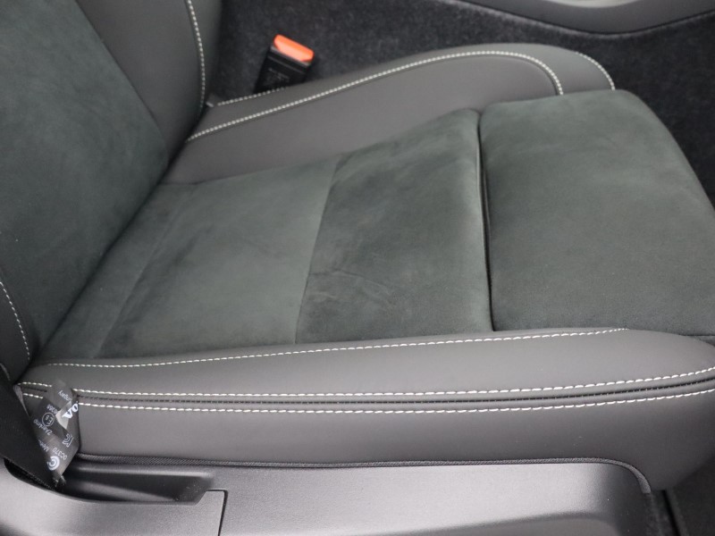 2025 (75) VOLVO XC40 2.0 B3P Plus Dark 5dr Auto 5274837