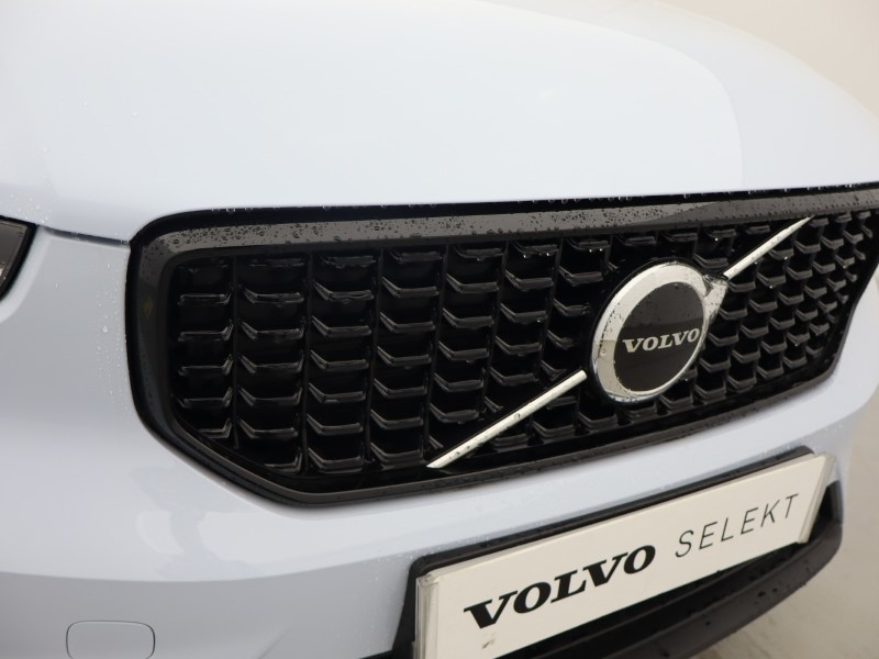 2025 (75) VOLVO XC40 2.0 B3P Plus Dark 5dr Auto 5274862