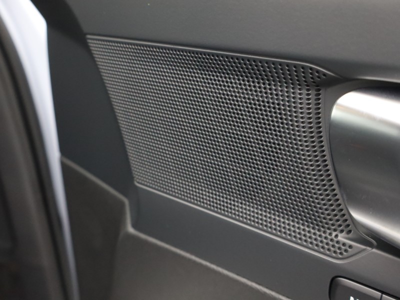 2025 (75) VOLVO XC40 2.0 B3P Plus Dark 5dr Auto 5274831