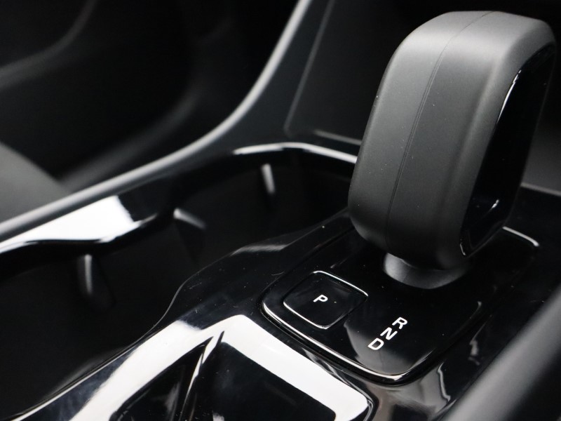 2025 (75) VOLVO XC40 2.0 B3P Plus Dark 5dr Auto 5274858