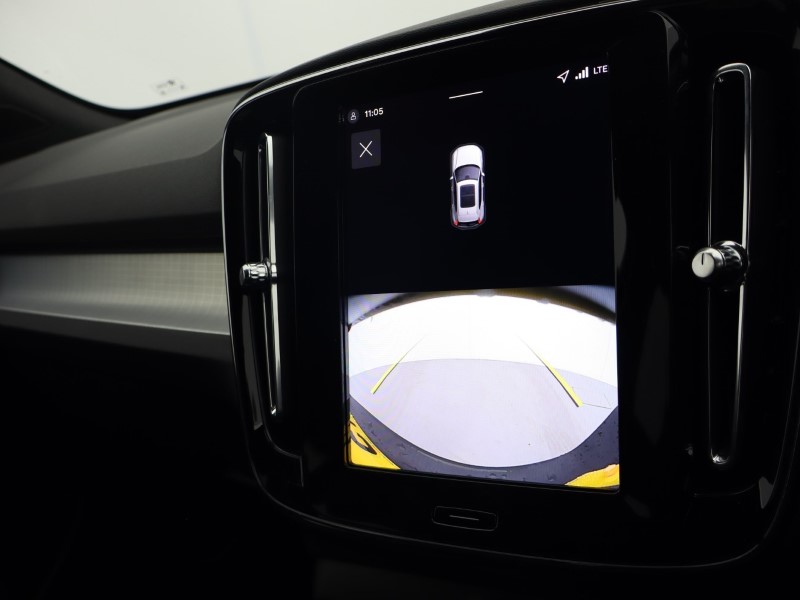 2025 (75) VOLVO XC40 2.0 B3P Plus Dark 5dr Auto 5274853