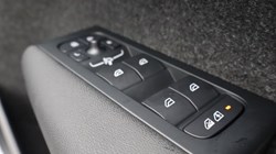 2025 (75) VOLVO XC40 2.0 B3P Core 5dr Auto 5274648